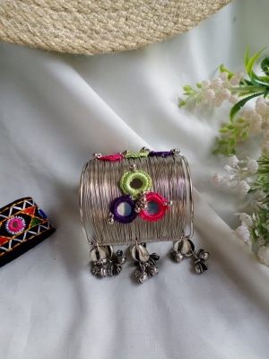 Unique Ethnic Statement Traditional Satara Handwork Handcuff (Design 1)