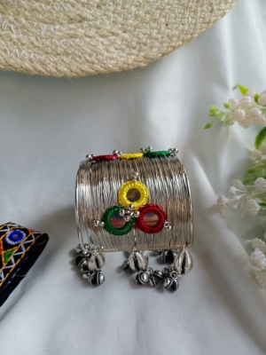 Unique Ethnic Statement Traditional Satara Handwork Handcuff (Design 2)